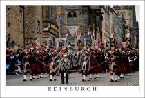 Edinburgh, Pipe Band, Royal Mile Postcard (H SG)