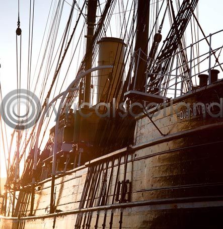 RRS Discovery (Colour)